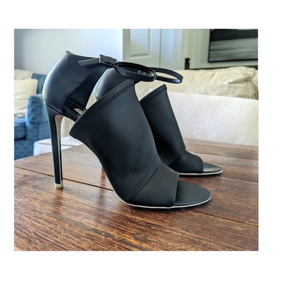 BALENCIAGA Leather Peep-Toe Booties - Picture 4 of 8